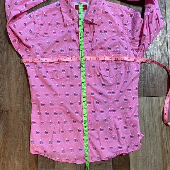 Panhandle Long Sleeve Llama Button Down Blouse Size Medium - Picture 9 of 9